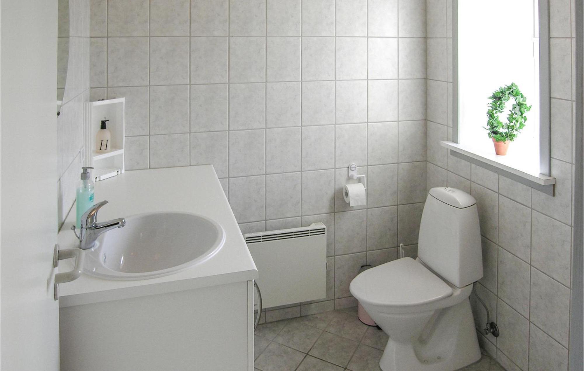 2 Bedroom Gorgeous Home In Hvide Sande Havrvig ภายนอก รูปภาพ